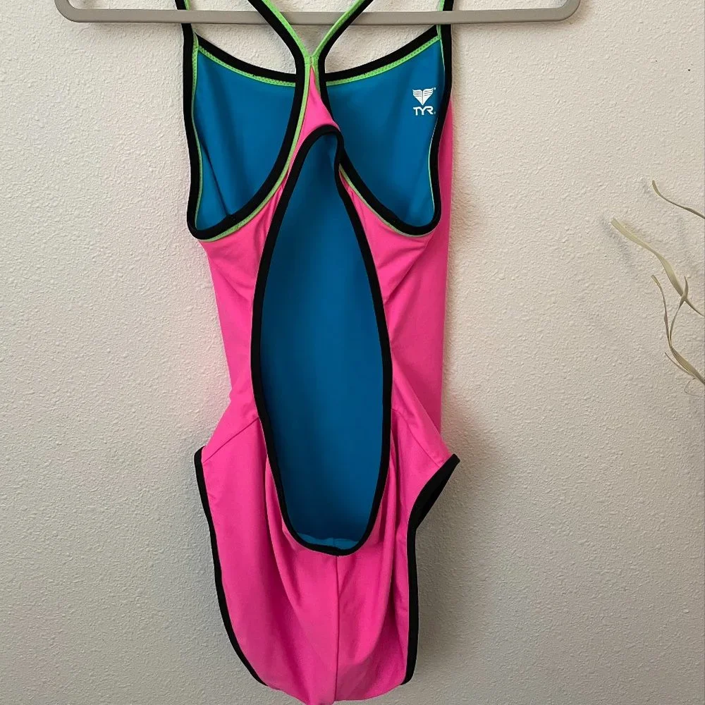 SOLD * TYR Reversible Womens One piece Size Large - Picture 4 of 4